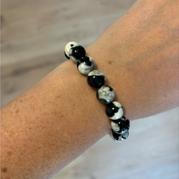 Crystal bracelet. - Picture 2 of 2